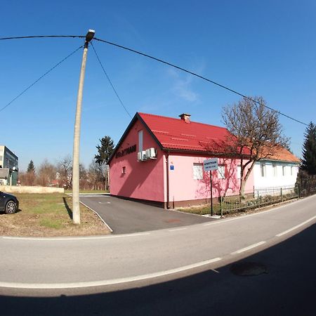 Apartman Kupa Karlovac Exteriör bild